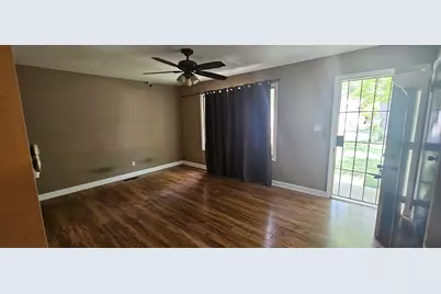 990 Camelot Drive, Crystal Lake, IL 60014 - Photo 7