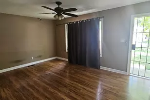 990 Camelot Dr, Crystal Lake, IL 60014 - Photo 7
