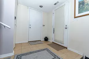 2723 N Bosworth Ave, Chicago, IL 60614 - Photo 13