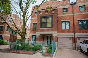 2723 N Bosworth Ave, Chicago, IL 60614 - Photo 1