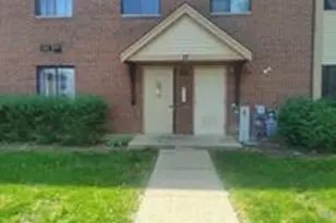 17 Parkside Ct, Vernon Hills, IL 60061 - Photo 1