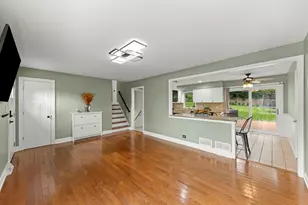 22W524 Birchwood Dr, Glen Ellyn, IL 60137 - Photo 5