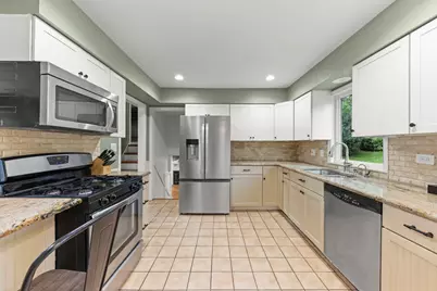 22W524 Birchwood Drive, Glen Ellyn, IL 60137 - Photo 9