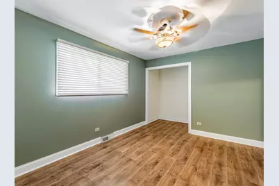 18136 Oakwood Avenue, Lansing, IL 60438 - Photo 5