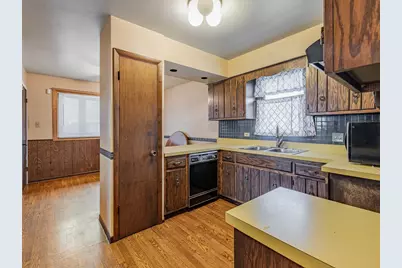 18136 Oakwood Avenue, Lansing, IL 60438 - Photo 15
