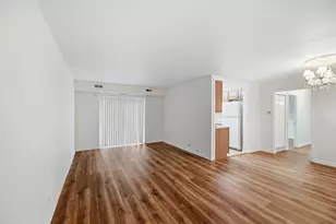 1460 Fairlane Dr, Schaumburg, IL 60193 - Photo 3