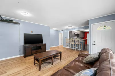 27 Cardinal Lane, Carpentersville, IL 60110 - Photo 5