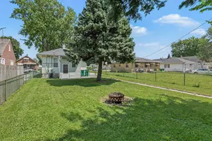 1215 Wilcox St, Joliet, IL 60435 - Photo 15