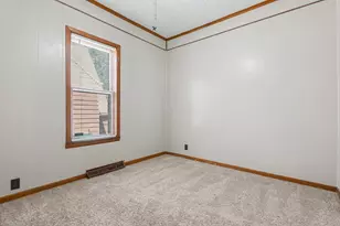 1215 Wilcox St, Joliet, IL 60435 - Photo 11