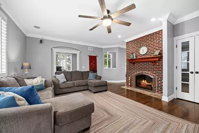 70 S Parkway Drive, Naperville, IL 60540 - Photo 13