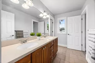 70 S Parkway Dr, Naperville, IL 60540 - Photo 35