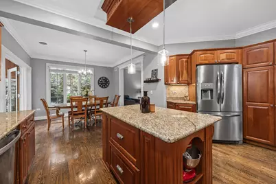 70 S Parkway Drive, Naperville, IL 60540 - Photo 23