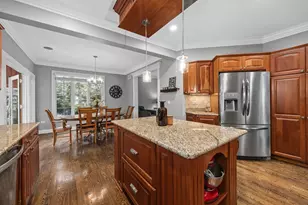 70 S Parkway Dr, Naperville, IL 60540 - Photo 23