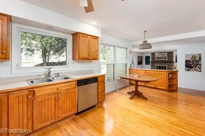 345 S Birchwood Drive, Naperville, IL 60540 - Photo 7