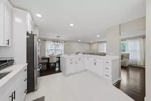 10324 S Kolmar Ave, Oak Lawn, IL 60453 - Photo 9