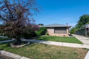 9334 S Cregier Ave, Chicago, IL 60617 - Photo 17