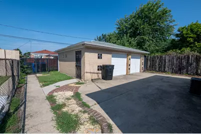 9334 S Cregier Avenue, Chicago, IL 60617 - Photo 15