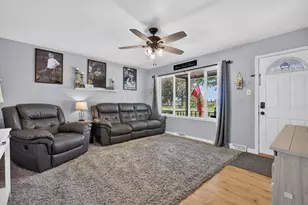780 N 1st St, Carbon Hill, IL 60416 - Photo 5