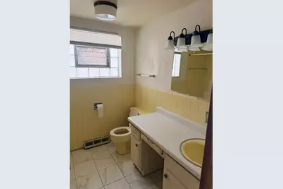 404 Prairie Avenue, Calumet City, IL 60409 - Photo 5