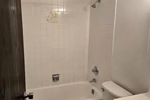 8655 1/2 W Foster Ave, Chicago, IL 60656 - Photo 7