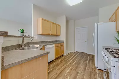 348 Pine Lake Circle, Vernon Hills, IL 60061 - Photo 9