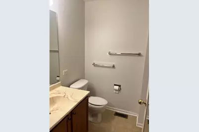 1250 N Split Oak Circle N #1250, Round Lake Beach, IL 60073 - Photo 15