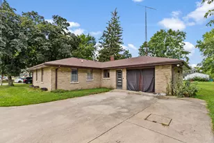 104 S Maple St, Reddick, IL 60961 - Photo 3