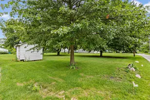 104 S Maple St, Reddick, IL 60961 - Photo 5