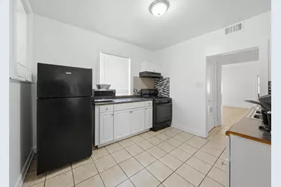 7741 S Yates Boulevard, Chicago, IL 60649 - Photo 25