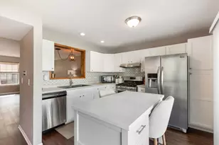 18619 W Sterling Ct, Grayslake, IL 60030 - Photo 9