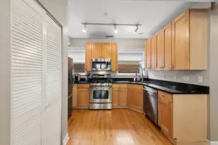 2541 Prairie Ave, Evanston, IL 60201 - Photo 7