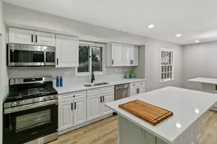 1554 Chickasaw Dr, Naperville, IL 60563 - Photo 5