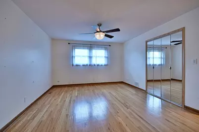 2360 N Drury Lane, Arlington Heights, IL 60004 - Photo 15