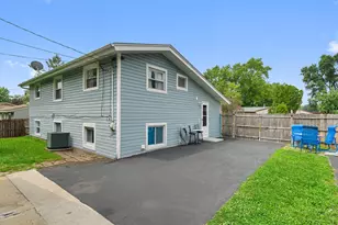 625 Jefferson Ave, Carpentersville, IL 60110 - Photo 15