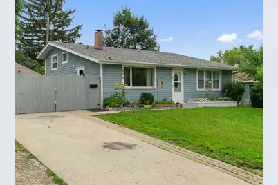 625 Jefferson Avenue, Carpentersville, IL 60110 - Photo 1