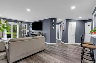 61 Adams Ct, Streamwood, IL 60107 - Photo 11