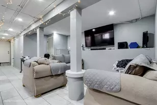 631 W 62nd St, Chicago, IL 60621 - Photo 15