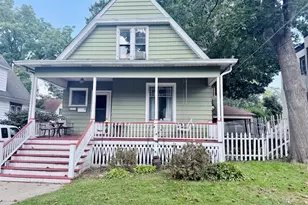 213 Grove St, Woodstock, IL 60098 - Photo 1