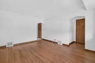 9628 S Utica Ave, Evergreen Park, IL 60805 - Photo 5