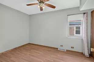 9628 S Utica Ave, Evergreen Park, IL 60805 - Photo 17