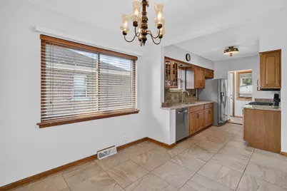 9628 S Utica Avenue, Evergreen Park, IL 60805 - Photo 9
