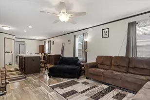 508 Parkland Dr, Bloomington, IL 61704 - Photo 3