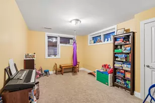 2811 N 75th Ave, Elmwood Park, IL 60707 - Photo 19