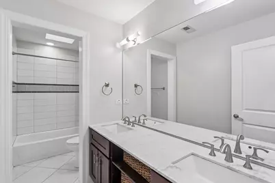 2811 N 75th Avenue, Elmwood Park, IL 60707 - Photo 13