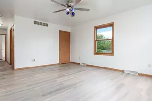 2951 16th St, Rockford, IL 61109 - Photo 5