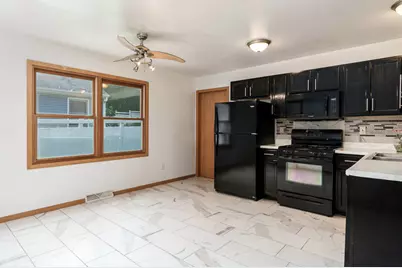 2951 16th Street, Rockford, IL 61109 - Photo 9