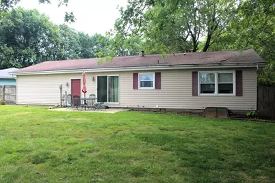 11 Bradley Court, Clifton, IL 61727 - Photo 3