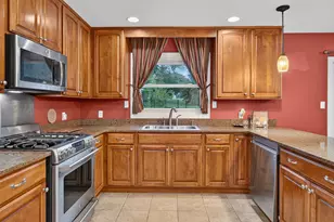 5006 W Oakwood Dr, McHenry, IL 60050 - Photo 11