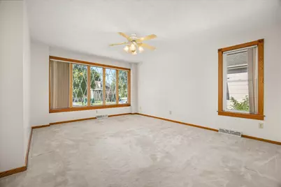 126 W Elm Street, Streator, IL 61364 - Photo 17