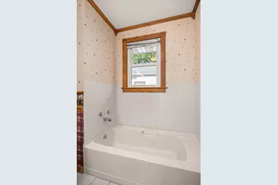 126 W Elm Street, Streator, IL 61364 - Photo 15